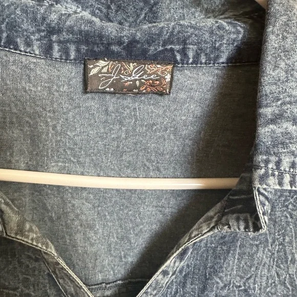 Blue Washed Denim Button-Up Shirt with Floral Logo Tag - Picture 5 of 7